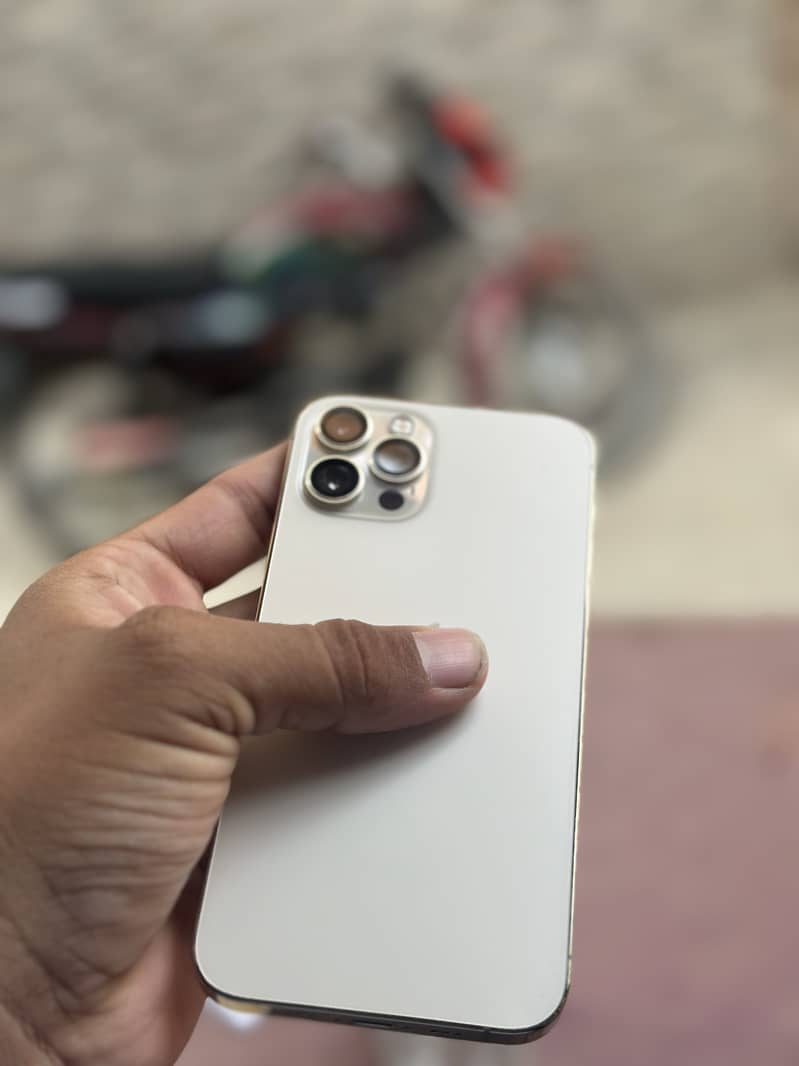 iPhone 12 pro 0