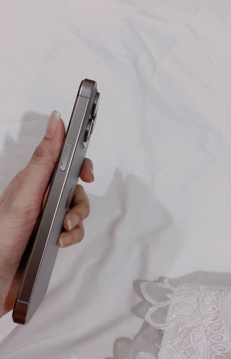 iPhone 15 pro max 0