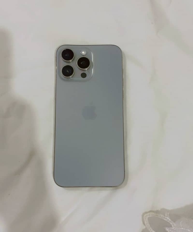 iPhone 15 pro max 2