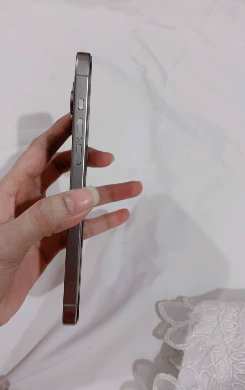 iPhone 15 pro max 3