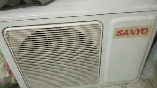 SANYO 1 Ton Air conditioner for sale