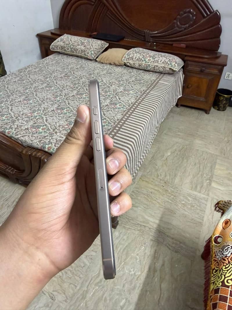 Iphone 16 pro max 1