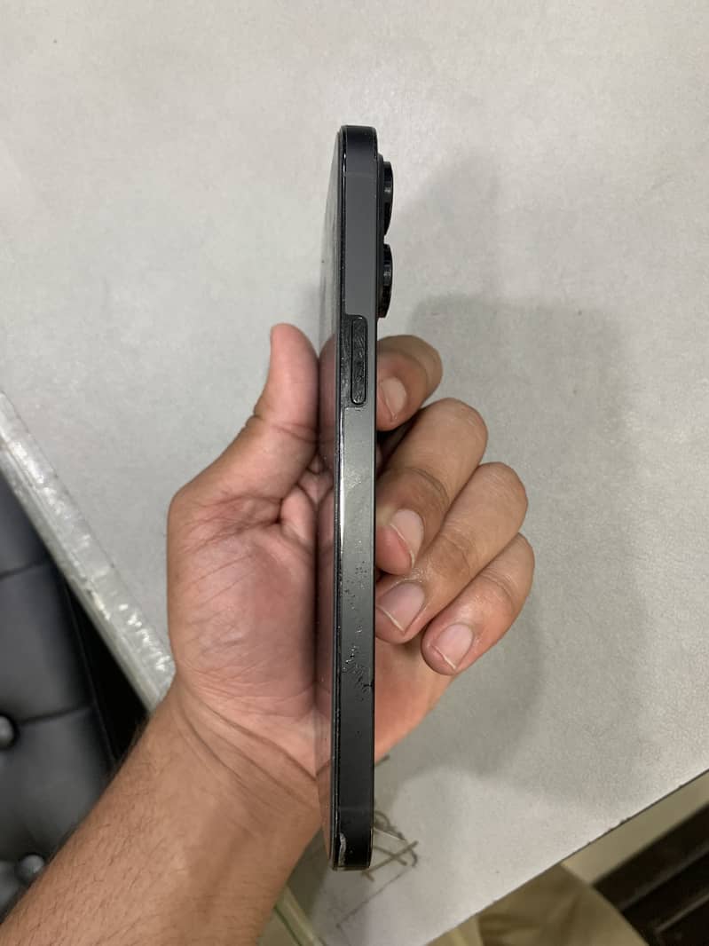 iPhone 14 Pro Max 6