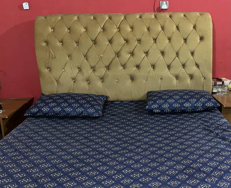 Double bed 0