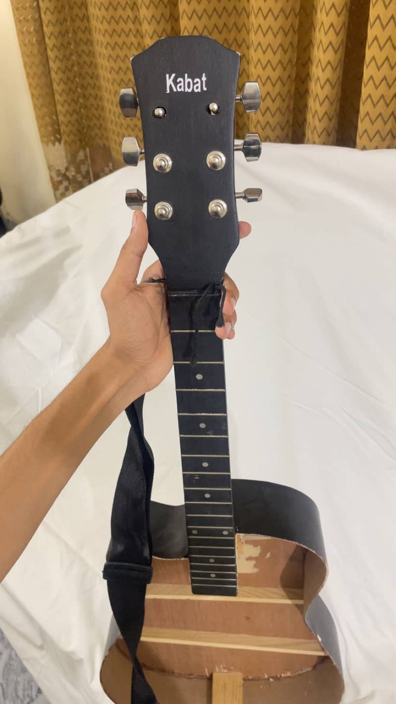 Guitar without front panel 6