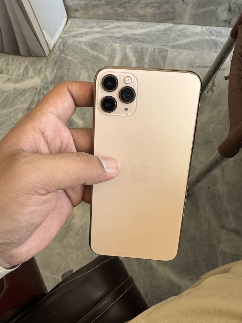 iPhone 11 Pro Max 5