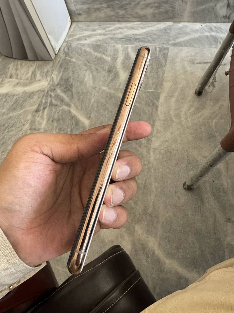 iPhone 11 Pro Max 7