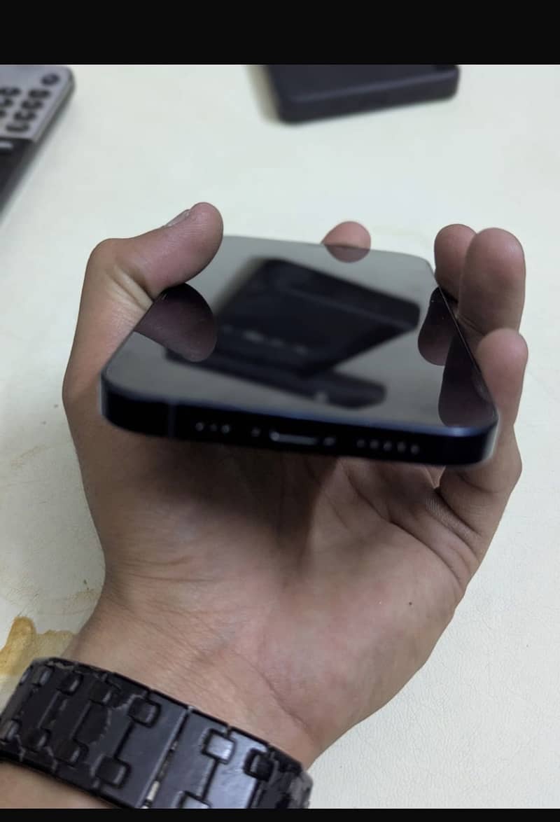 iPhone 12 4