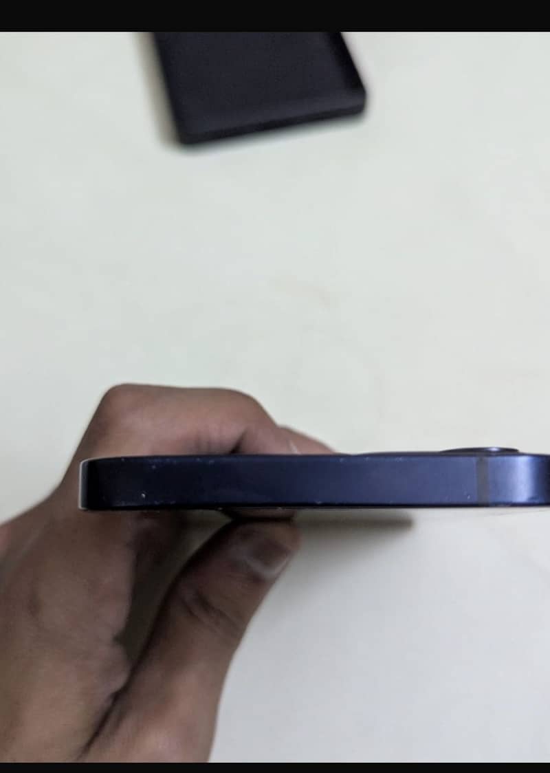 iPhone 12 7
