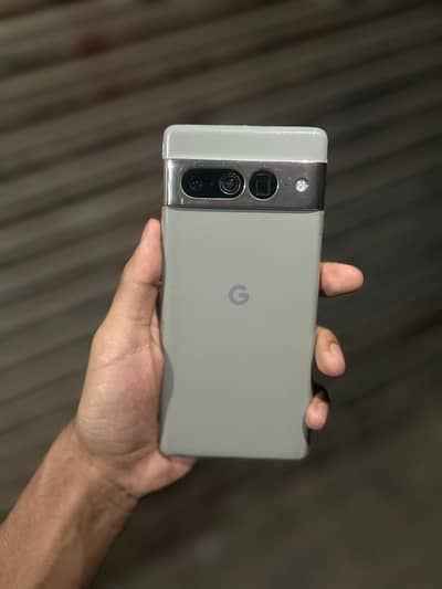 Google pixel 7 pro  Mint condition