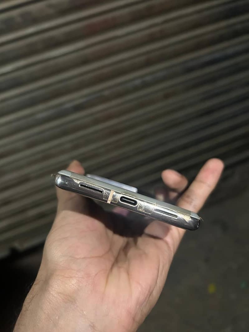 Google pixel 7 pro  Mint condition 3