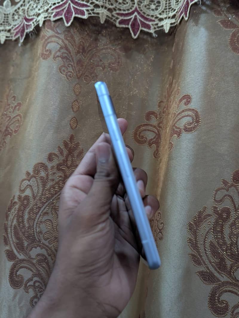 google pixel 7a 4