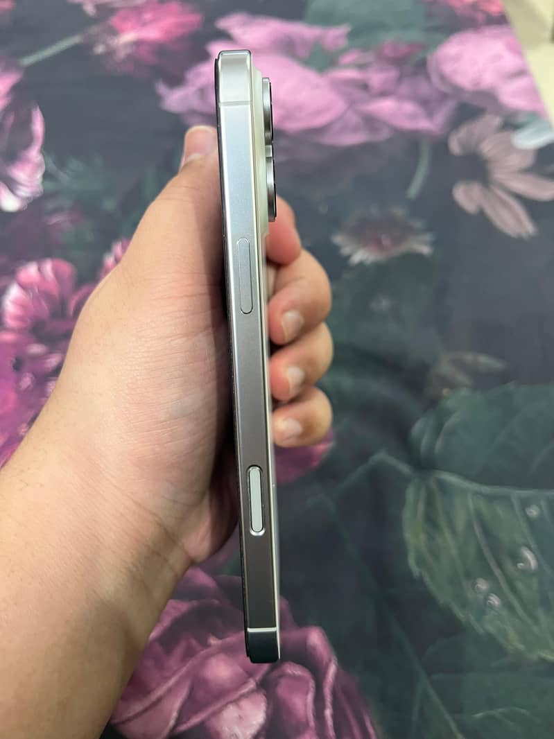 Iphone 16 pro max 1