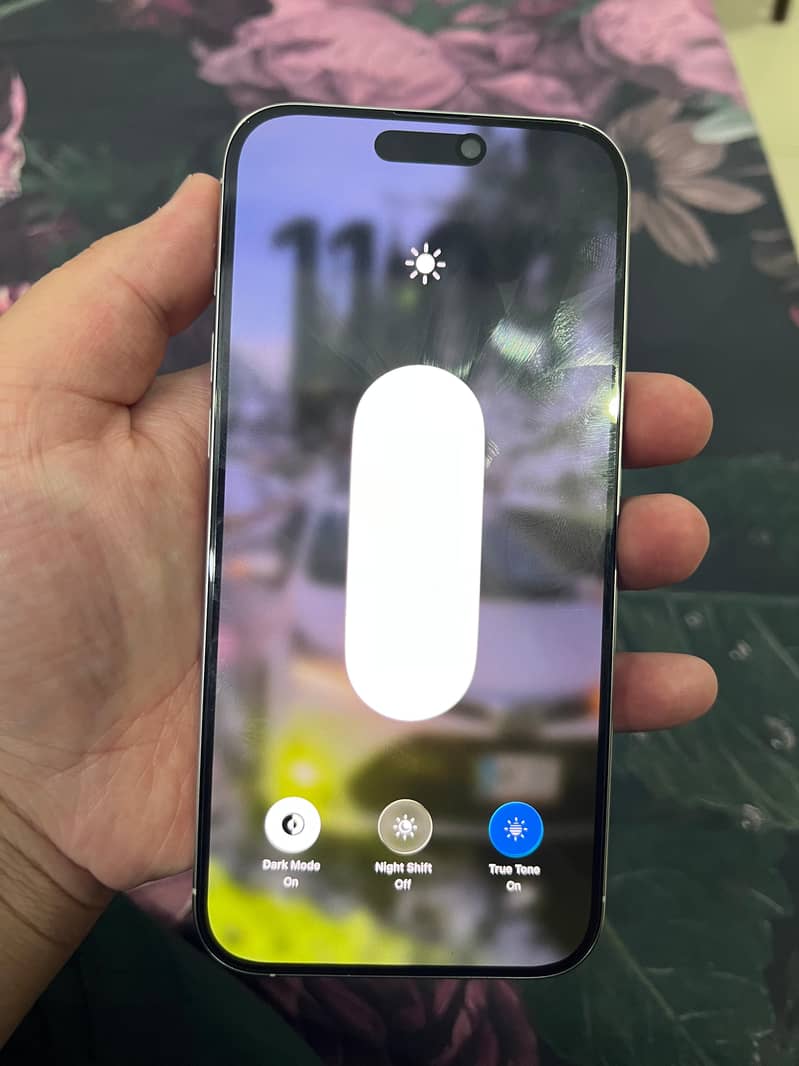 Iphone 16 pro max 5