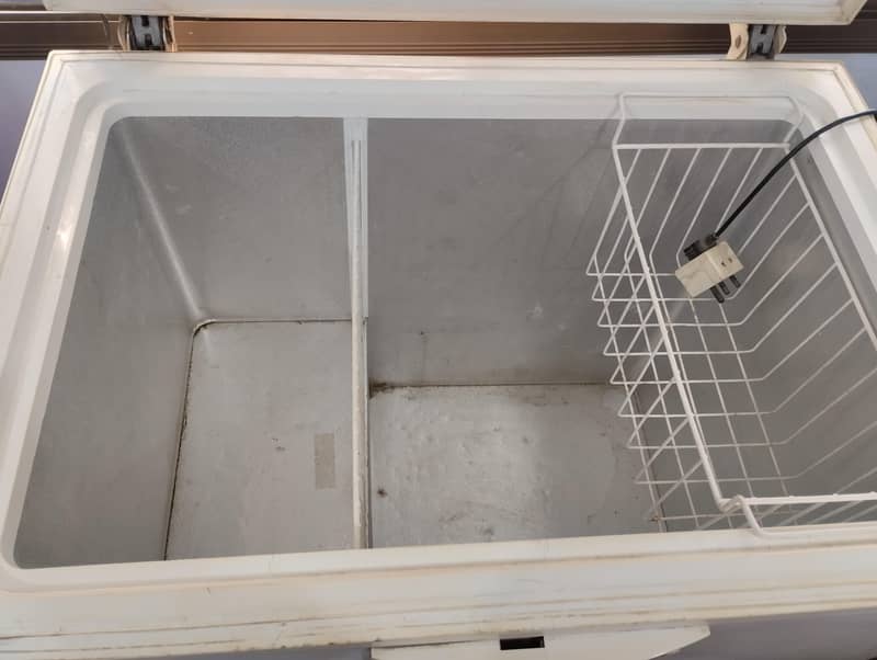waves one door deepfreezer 2