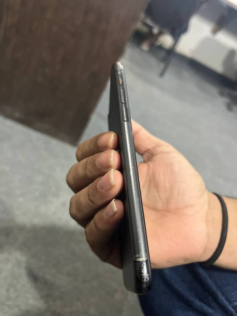 iPhone XS 4