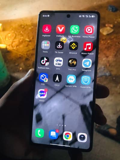 10/9.5 16/256  box with charger Sath ha totally original phone