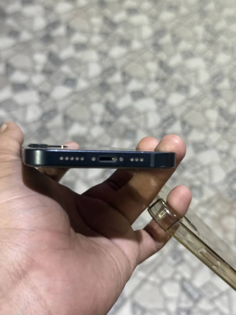 iPhone 12 1