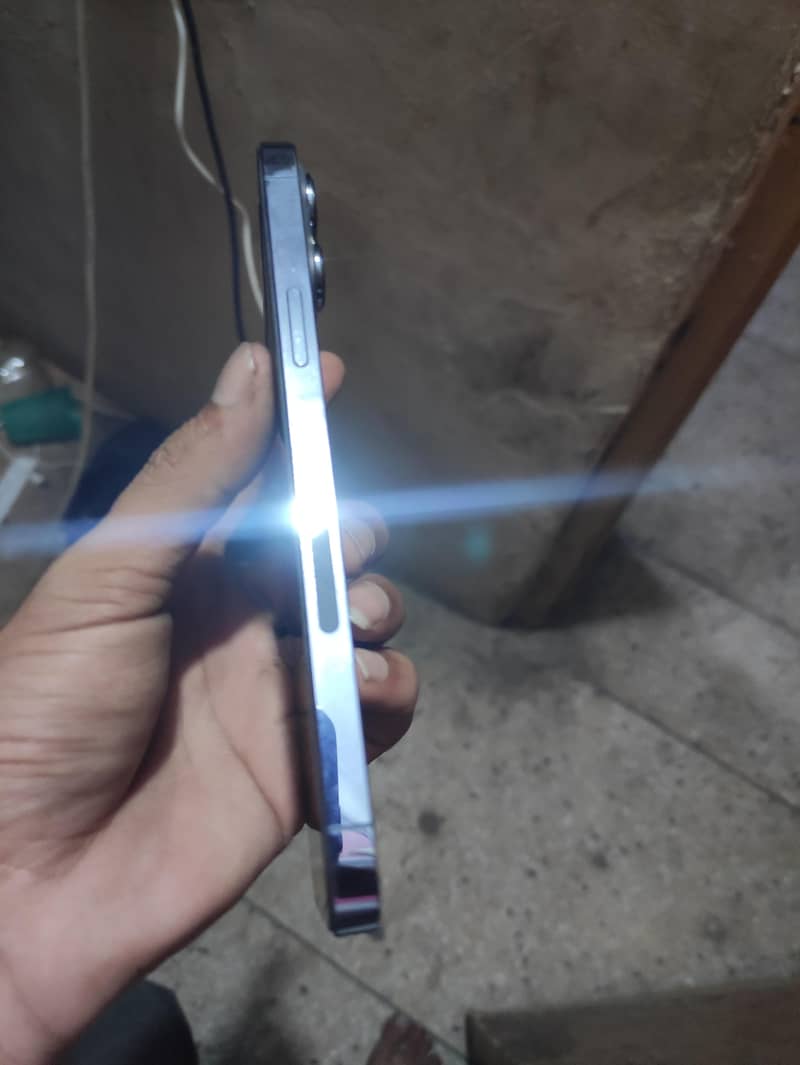 13 pro max 4