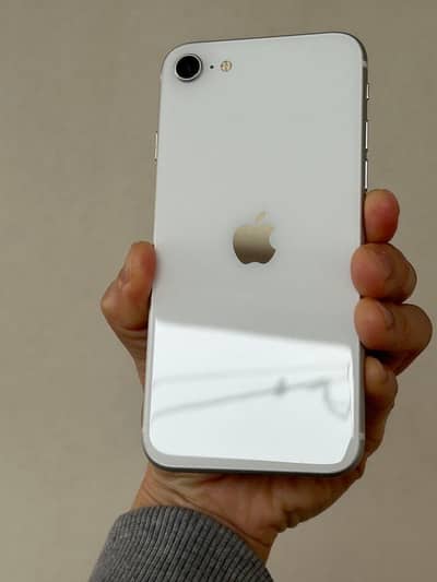 Iphone SE 2020 ( ICLOUD locked )