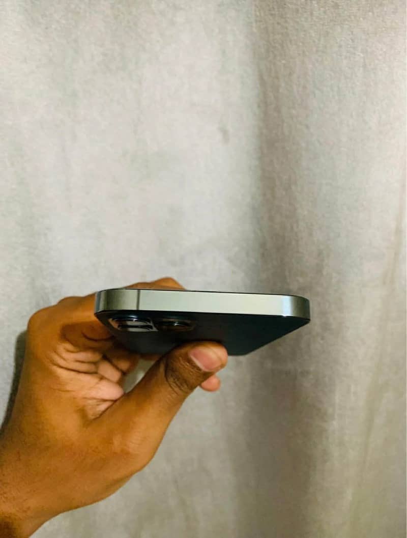 IPHONE 12 PRO 4