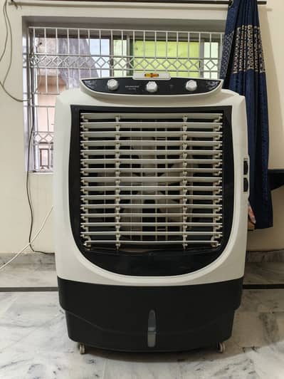 Super Asia ECM 6500 Plus - Like New | 6 ice bottles included