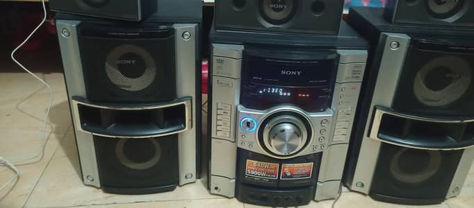 Sony home theatre Pro logic set powerful bass