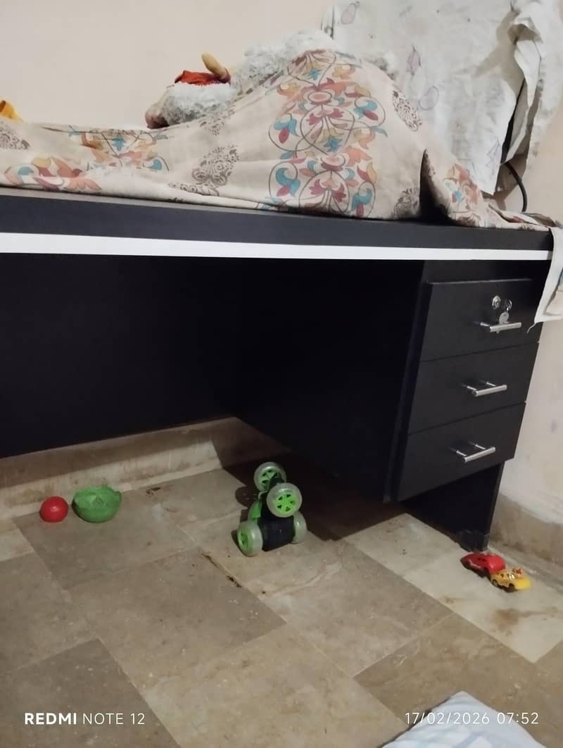 computer table 3
