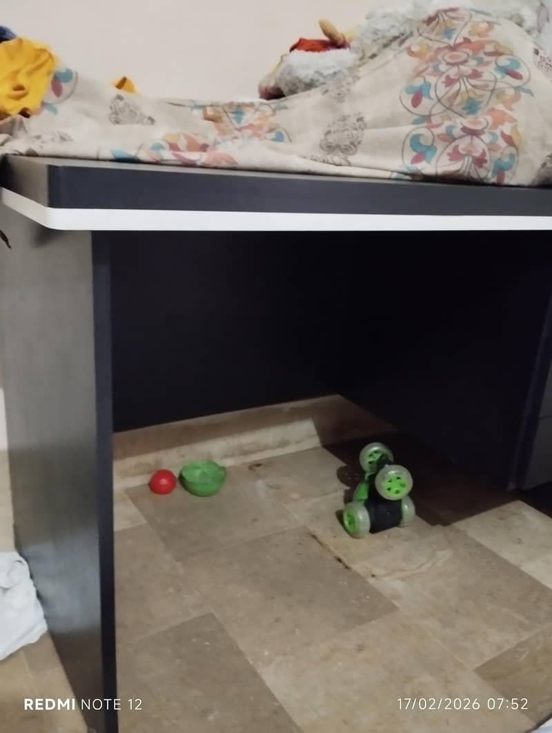 computer table 6