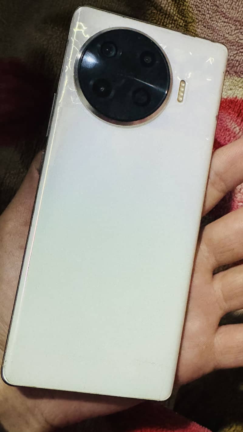 Techno Spark 20 pro Plus 4