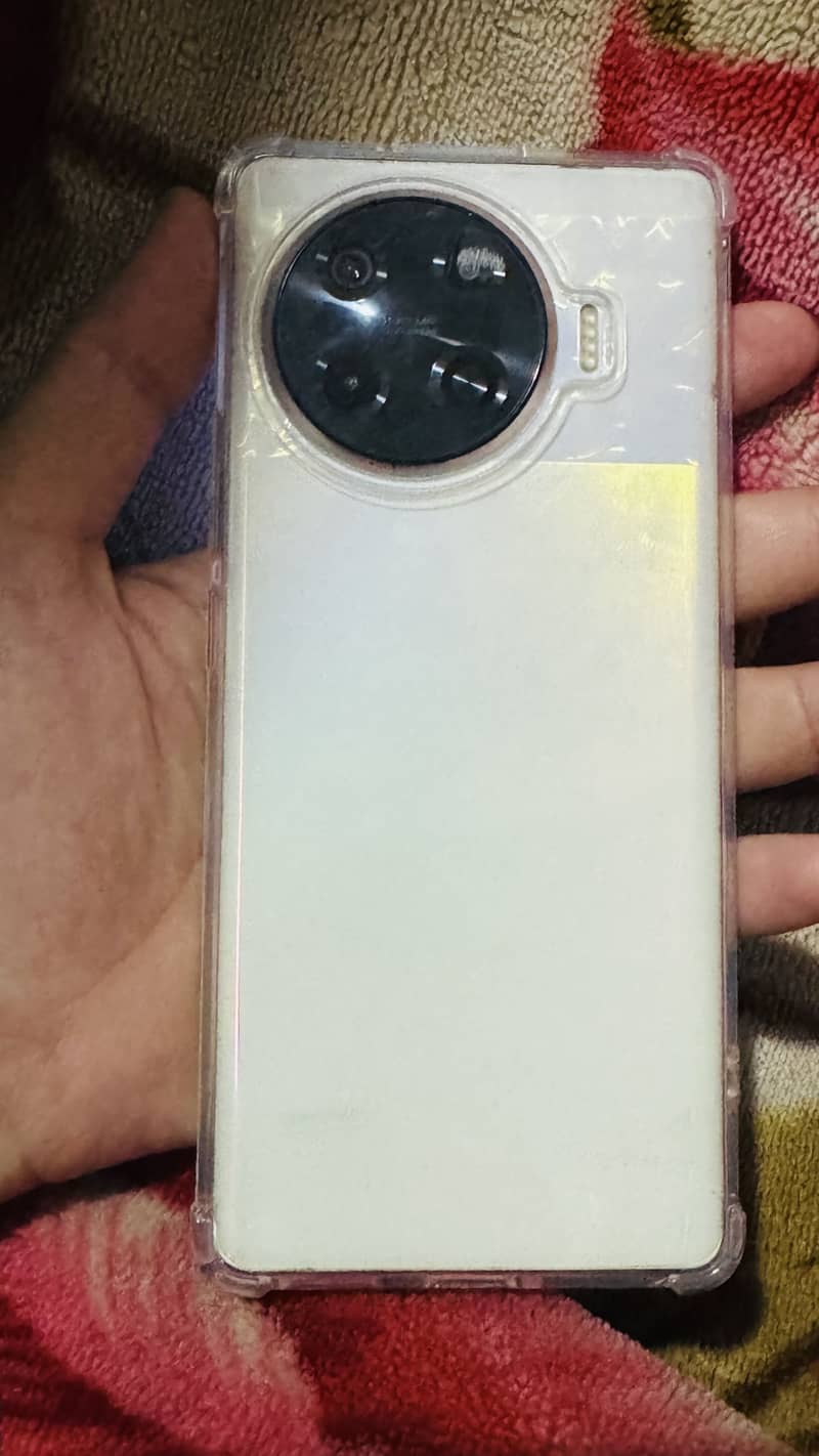 Techno Spark 20 pro Plus 6