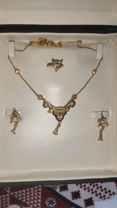 Beautifull Necklac set for  sale. . . !