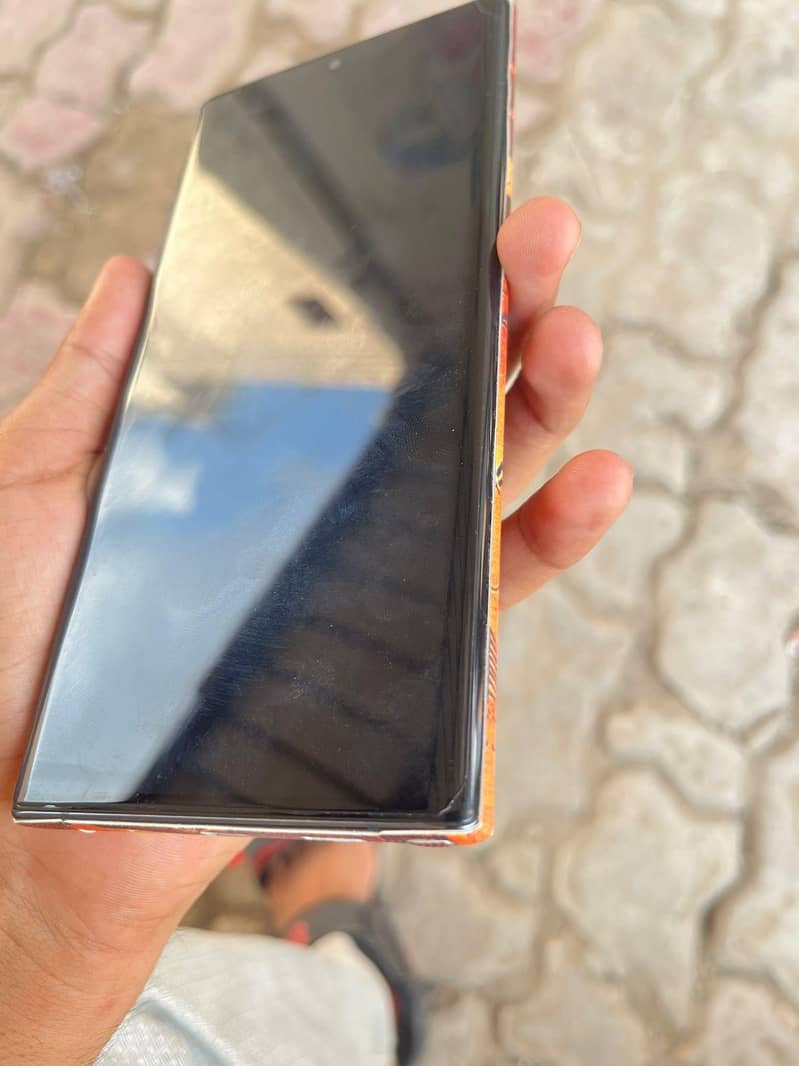 note 10 plus panel 2