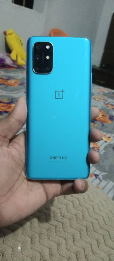 oneplus 8t bohut out clss camra  bs halka se shade hai