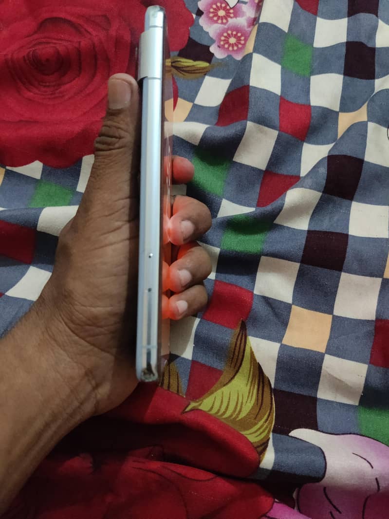 Google pixel 8 pro 1