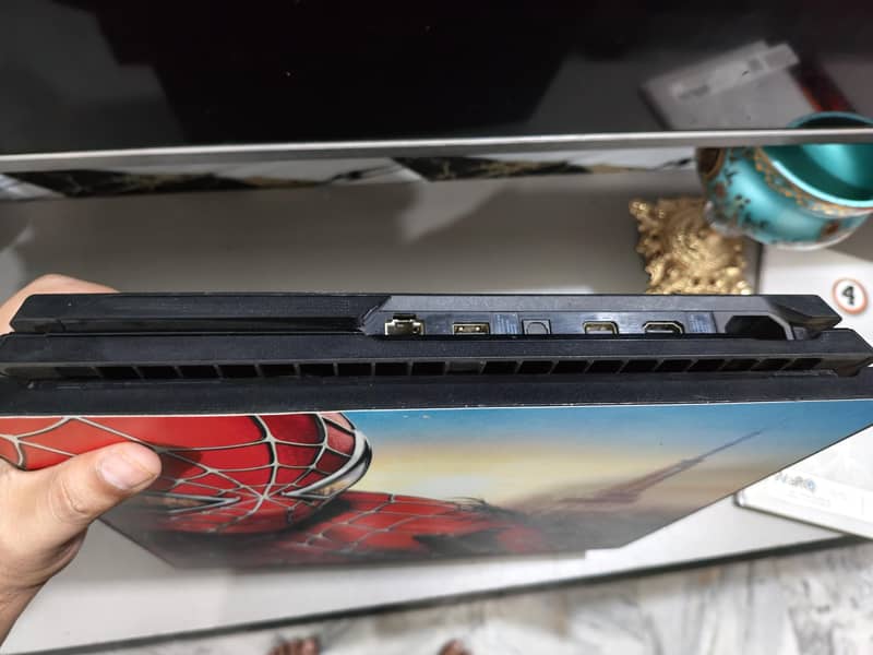 PS4 PRO 1TB 3