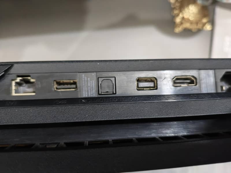 PS4 PRO 1TB 4