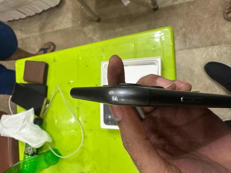 Apple iPhone 11 3