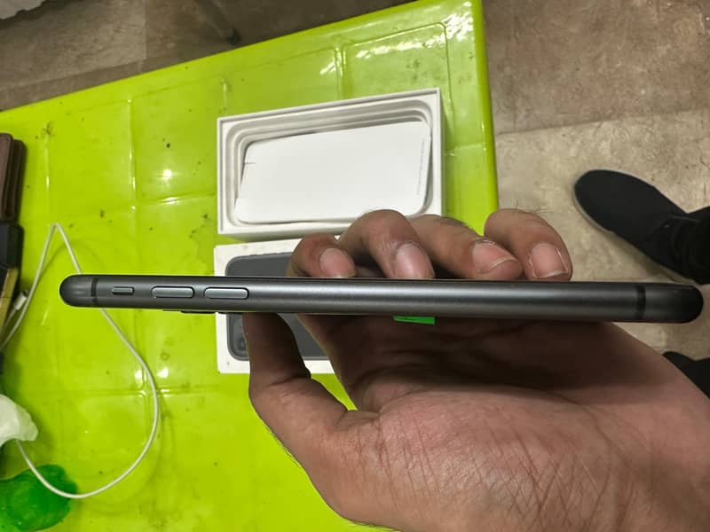 Apple iPhone 11 5