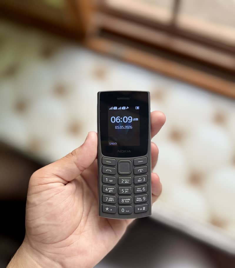 Nokia 105 Box Opened. 1