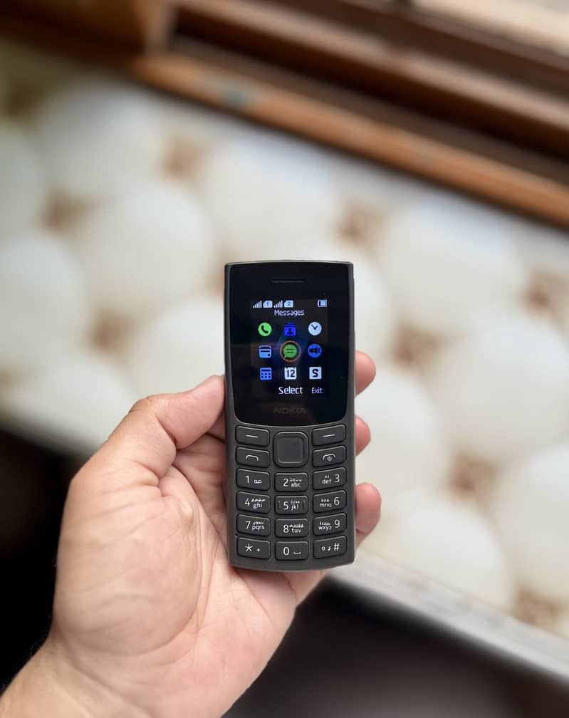 Nokia 105 Box Opened. 5