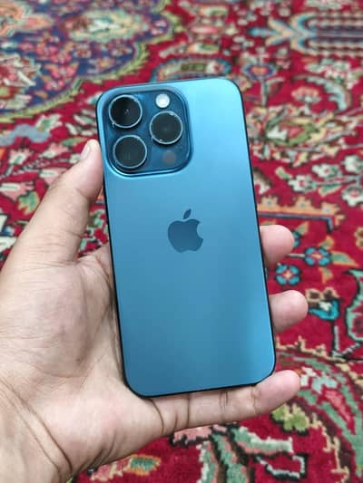 Iphone 15 pro blue titanium