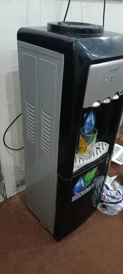 Water dispenser with 3 tap + Fridge