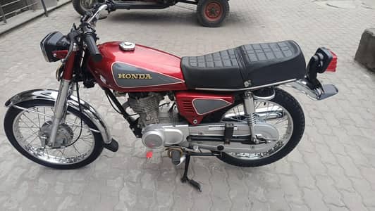 tanki tapa silencer seat for sale condition 10/10 contact n03379206870