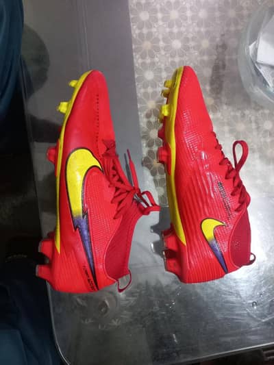 football boots/shoes/cleats/toes
