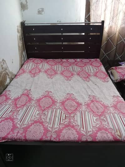 Medium size Bed