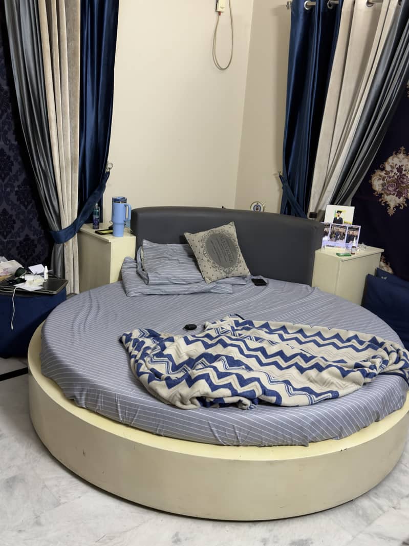 Round bed 2