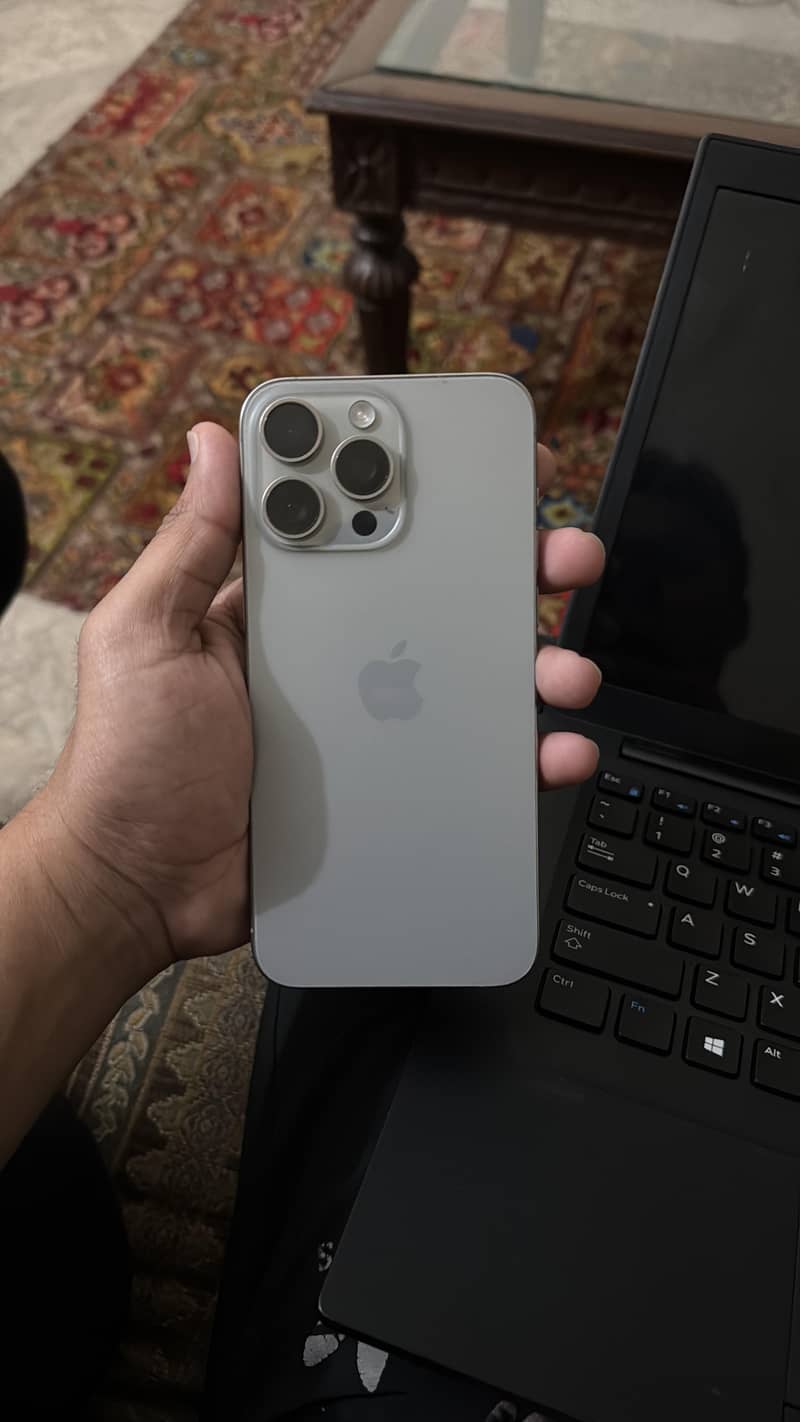 Iphone 15 pro max Jv 0