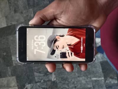 iPhone SE 2020 (second generation)- 10/10 condition - original panel
