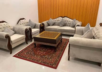 7 seaters sofa with center Table